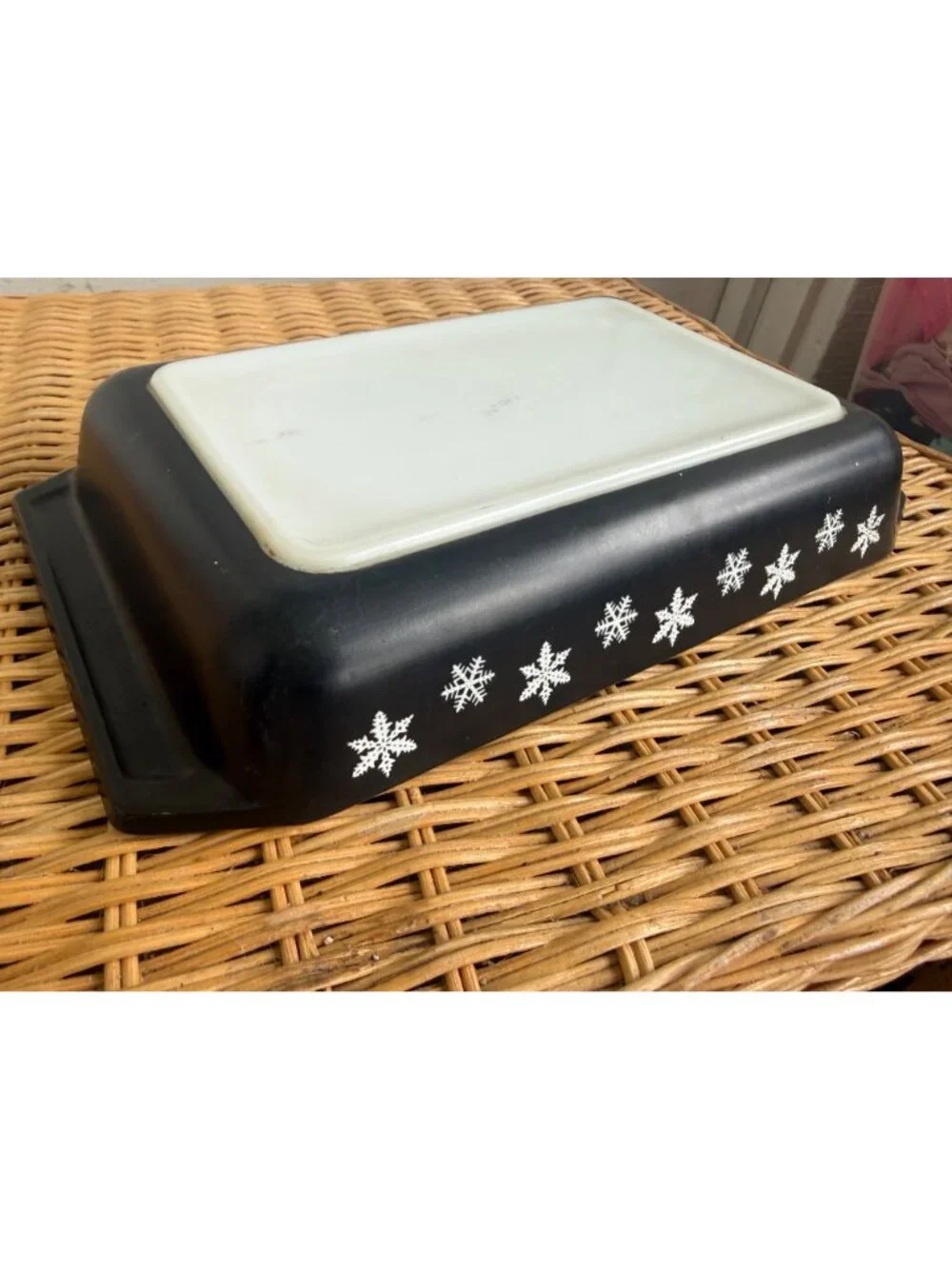 Vintage 50s Pyrex Black&White Snowflake Casserole Dish 1 1/4 Qt